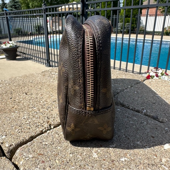 Louis Vuitton Trousse 23 - Picture 4 of 9